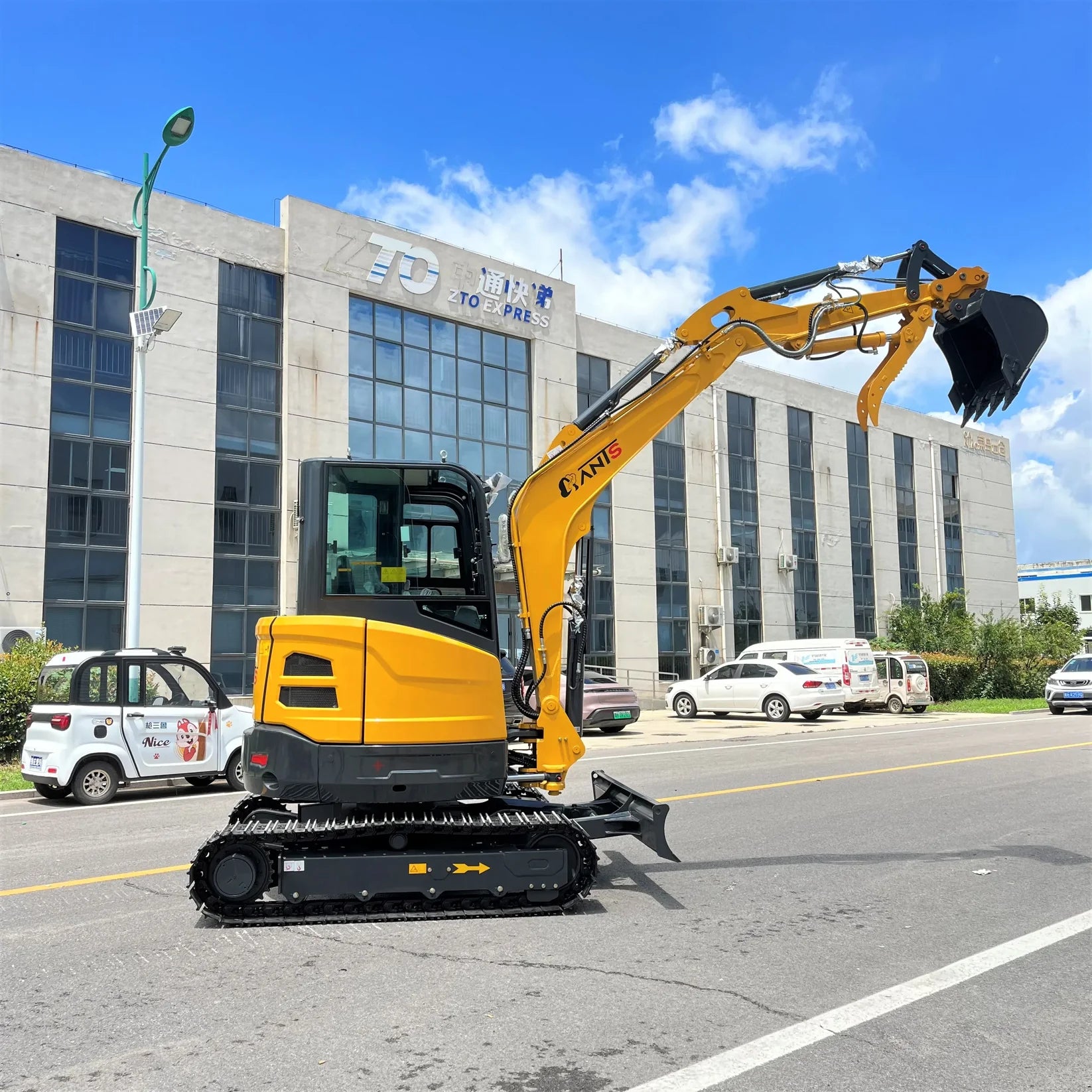Mini escavatore Kubota 3,5 t per cantieri professionali - immagine 8