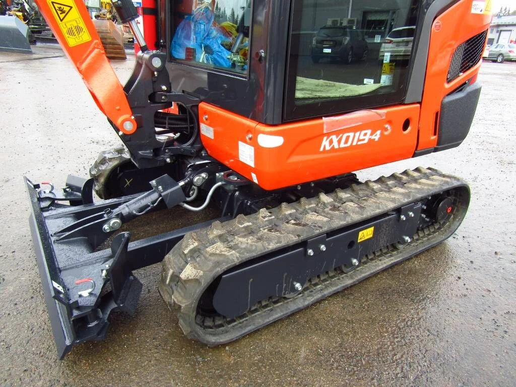 Mini escavatore Kubota KX019-4 professionale e affidabile - immagine 8