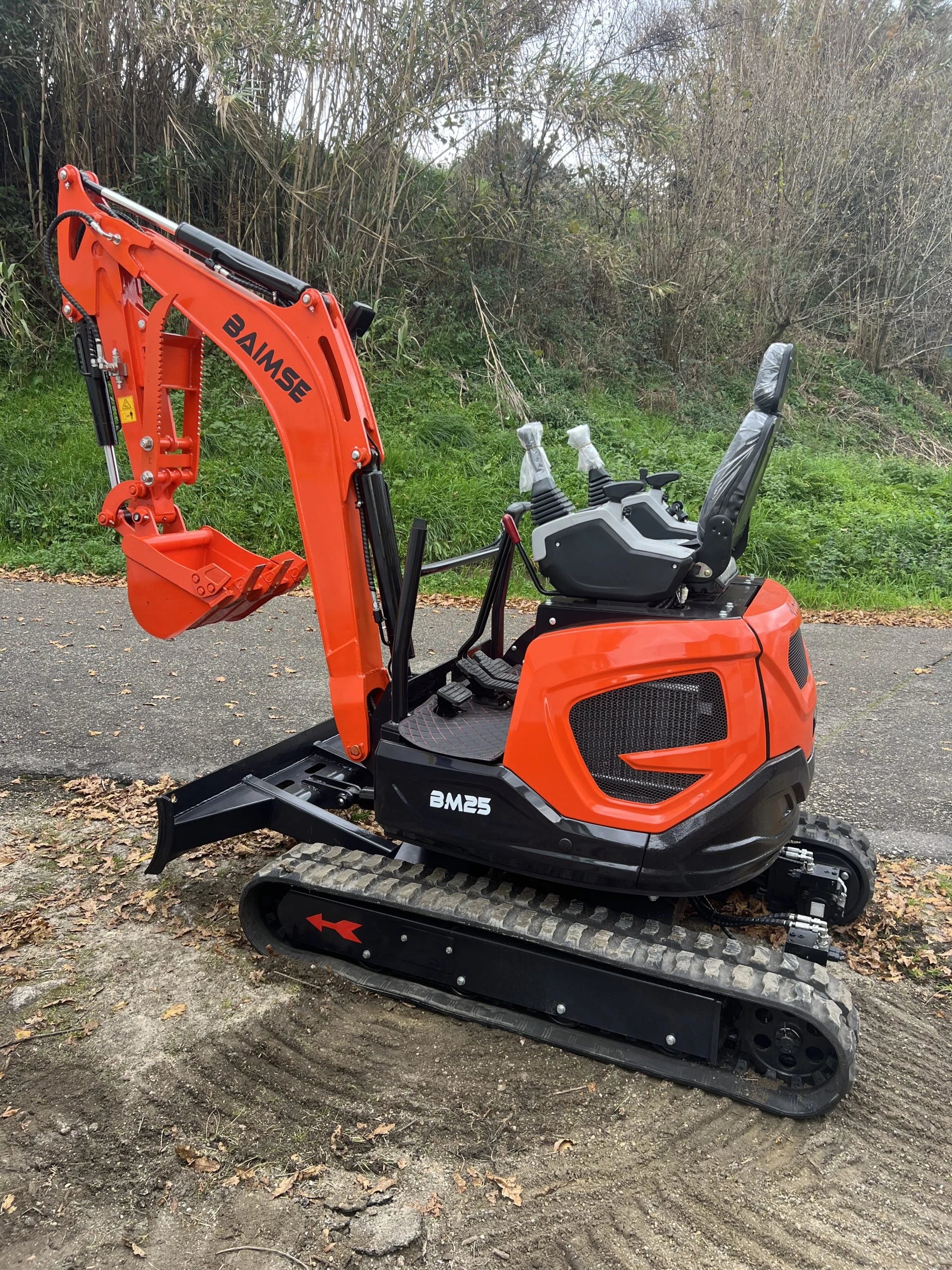 Mini escavatore rotativo Baimse 2500 kg Kubota D1105 - immagine 7